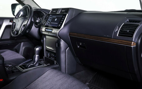 Toyota Land Cruiser Prado 150 рестайлинг 2, 2021 год, 6 400 000 рублей, 10 фотография