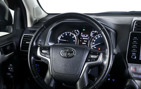 Toyota Land Cruiser Prado 150 рестайлинг 2, 2021 год, 6 400 000 рублей, 14 фотография