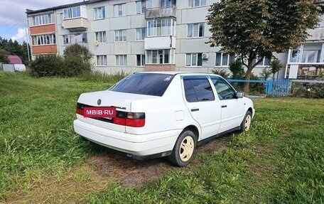 Volkswagen Vento, 1996 год, 375 000 рублей, 3 фотография