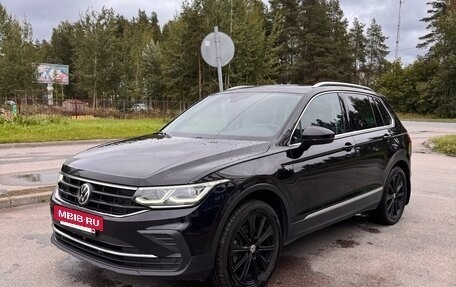 Volkswagen Tiguan II, 2021 год, 2 200 000 рублей, 2 фотография