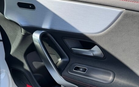 Mercedes-Benz CLA, 2019 год, 2 649 000 рублей, 10 фотография