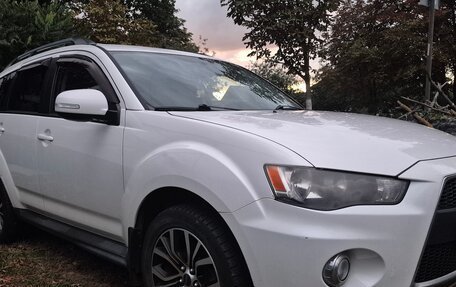 Mitsubishi Outlander III рестайлинг 3, 2011 год, 1 150 000 рублей, 4 фотография