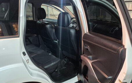 Mitsubishi Outlander III рестайлинг 3, 2011 год, 1 150 000 рублей, 9 фотография