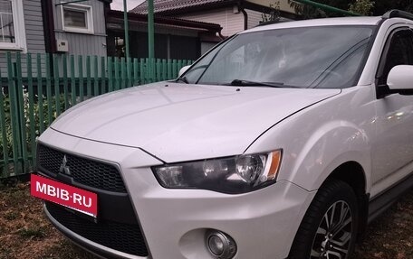 Mitsubishi Outlander III рестайлинг 3, 2011 год, 1 150 000 рублей, 3 фотография