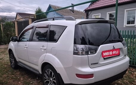 Mitsubishi Outlander III рестайлинг 3, 2011 год, 1 150 000 рублей, 5 фотография