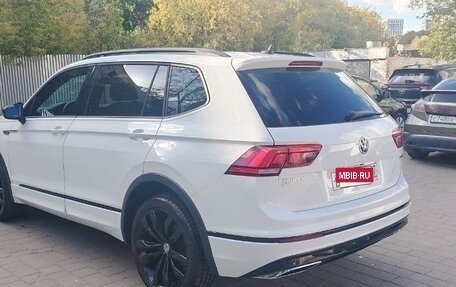 Volkswagen Tiguan II, 2020 год, 3 100 000 рублей, 2 фотография