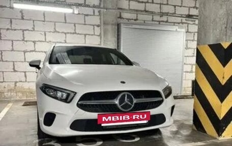 Mercedes-Benz A-Класс, 2019 год, 2 175 000 рублей, 2 фотография