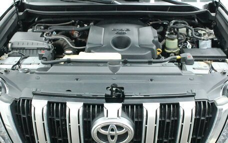 Toyota Land Cruiser Prado 150 рестайлинг 2, 2017 год, 3 995 000 рублей, 8 фотография