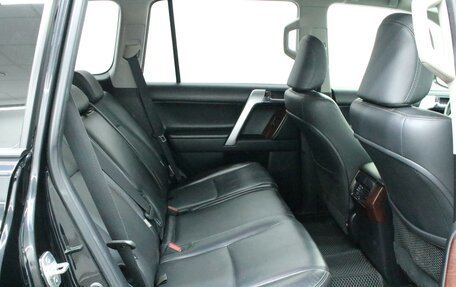 Toyota Land Cruiser Prado 150 рестайлинг 2, 2017 год, 3 995 000 рублей, 5 фотография