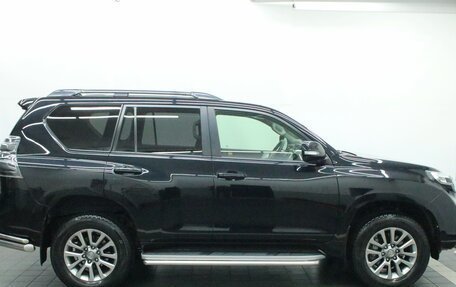 Toyota Land Cruiser Prado 150 рестайлинг 2, 2017 год, 3 995 000 рублей, 11 фотография