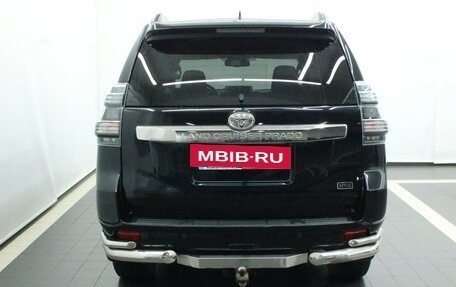 Toyota Land Cruiser Prado 150 рестайлинг 2, 2017 год, 3 995 000 рублей, 12 фотография
