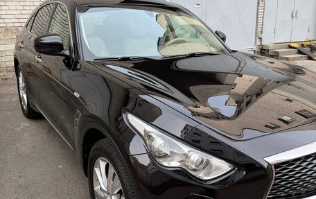 Infiniti QX70, 2017 год, 2 600 000 рублей, 2 фотография