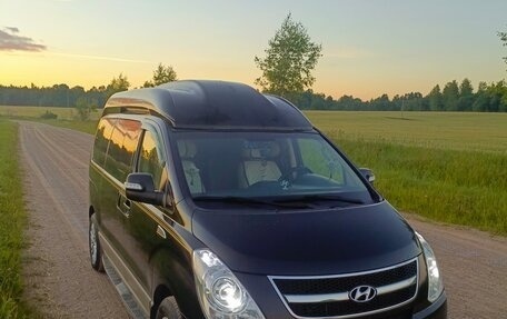 Hyundai Grand Starex Grand Starex I рестайлинг 2, 2015 год, 3 000 000 рублей, 2 фотография