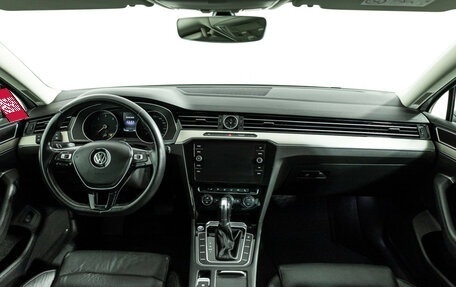 Volkswagen Passat B8 рестайлинг, 2018 год, 2 490 000 рублей, 13 фотография