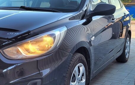 Hyundai Solaris II рестайлинг, 2013 год, 695 000 рублей, 2 фотография
