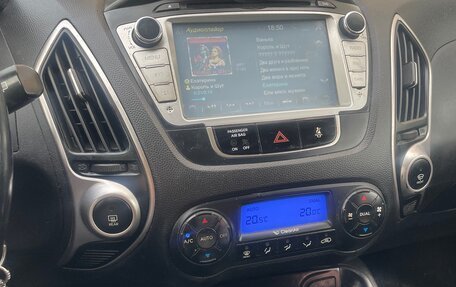 Hyundai ix35 I рестайлинг, 2013 год, 998 000 рублей, 13 фотография