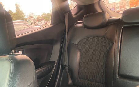 Hyundai ix35 I рестайлинг, 2013 год, 998 000 рублей, 16 фотография