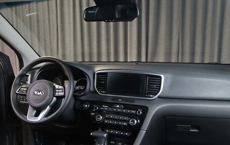 KIA Sportage IV рестайлинг, 2018 год, 1 999 000 рублей, 5 фотография