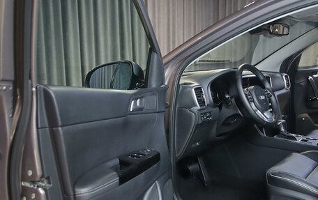 KIA Sportage IV рестайлинг, 2018 год, 1 999 000 рублей, 8 фотография