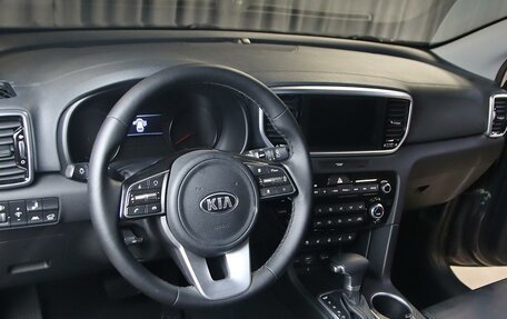 KIA Sportage IV рестайлинг, 2018 год, 1 999 000 рублей, 9 фотография
