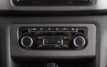 Volkswagen Amarok I рестайлинг, 2013 год, 1 899 000 рублей, 15 фотография