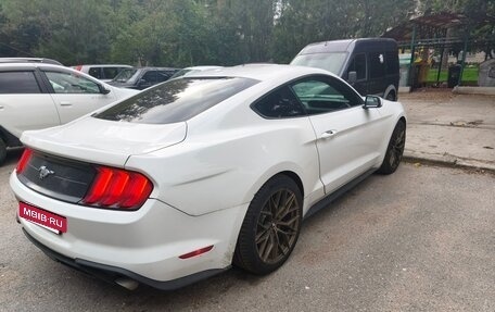 Ford Mustang VI рестайлинг, 2019 год, 2 350 000 рублей, 3 фотография