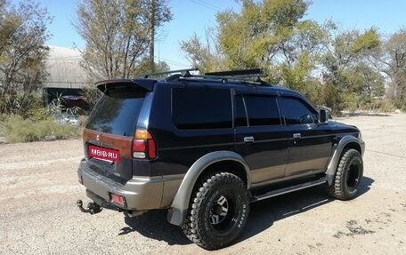 Mitsubishi Pajero Sport II рестайлинг, 2001 год, 750 000 рублей, 4 фотография
