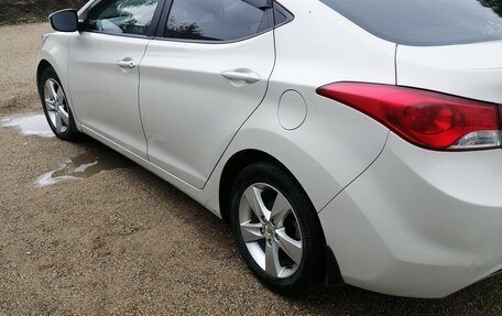 Hyundai Elantra V, 2012 год, 750 000 рублей, 3 фотография