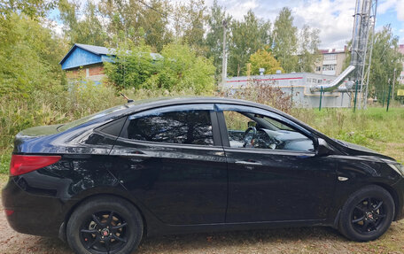 Hyundai Solaris II рестайлинг, 2011 год, 590 000 рублей, 3 фотография
