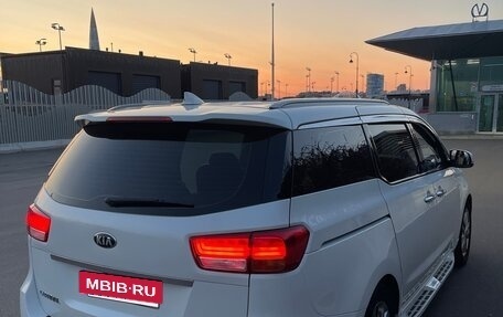 KIA Carnival III, 2018 год, 2 649 000 рублей, 8 фотография