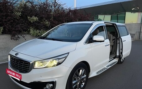 KIA Carnival III, 2018 год, 2 649 000 рублей, 13 фотография