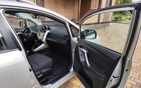 Toyota Verso I, 2010 год, 900 000 рублей, 6 фотография