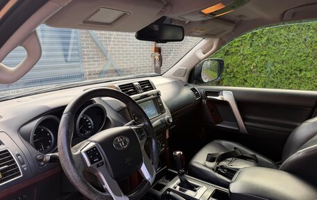Toyota Land Cruiser Prado 150 рестайлинг 2, 2014 год, 2 850 000 рублей, 9 фотография