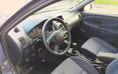 Mitsubishi Carisma I, 2002 год, 145 000 рублей, 6 фотография