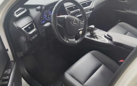 Lexus UX I, 2022 год, 4 100 000 рублей, 8 фотография