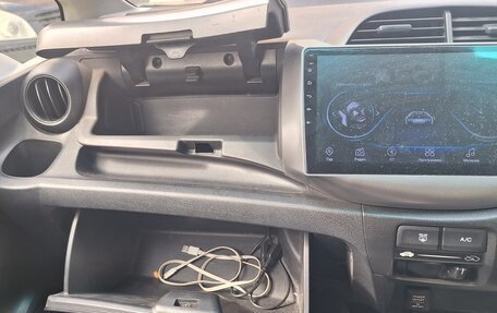 Honda Fit III, 2010 год, 333 000 рублей, 6 фотография