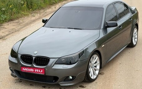 BMW 5 серия, 2005 год, 900 000 рублей, 1 фотография