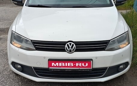 Volkswagen Jetta VI, 2013 год, 800 000 рублей, 1 фотография