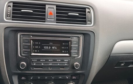 Volkswagen Jetta VI, 2013 год, 800 000 рублей, 6 фотография