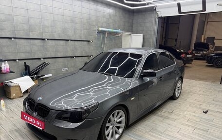 BMW 5 серия, 2005 год, 900 000 рублей, 13 фотография