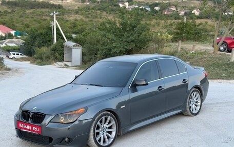 BMW 5 серия, 2005 год, 900 000 рублей, 24 фотография