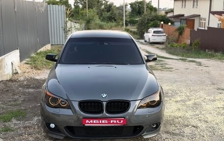 BMW 5 серия, 2005 год, 900 000 рублей, 32 фотография