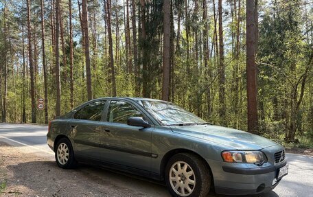 Volvo S60 III, 2001 год, 285 000 рублей, 2 фотография