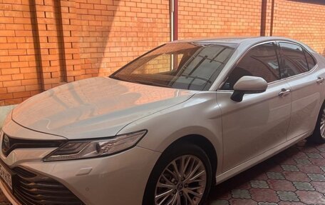 Toyota Camry, 2020 год, 3 000 000 рублей, 2 фотография
