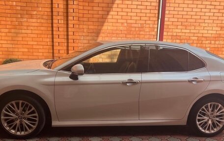 Toyota Camry, 2020 год, 3 000 000 рублей, 3 фотография