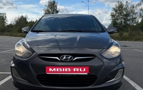 Hyundai Solaris II рестайлинг, 2012 год, 819 000 рублей, 3 фотография