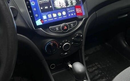 Hyundai Solaris II рестайлинг, 2012 год, 680 000 рублей, 7 фотография