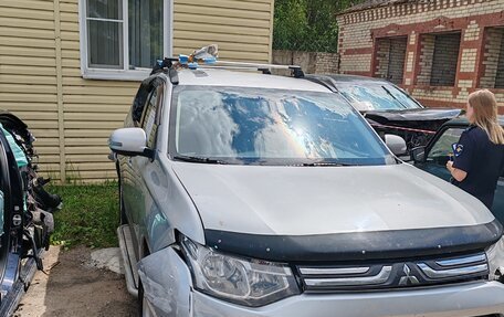 Mitsubishi Outlander III рестайлинг 3, 2014 год, 550 000 рублей, 1 фотография
