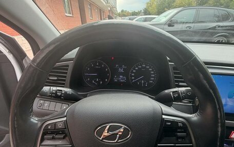 Hyundai Elantra VI рестайлинг, 2018 год, 1 420 000 рублей, 8 фотография