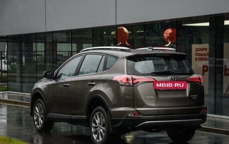 Toyota RAV4, 2017 год, 2 399 000 рублей, 8 фотография